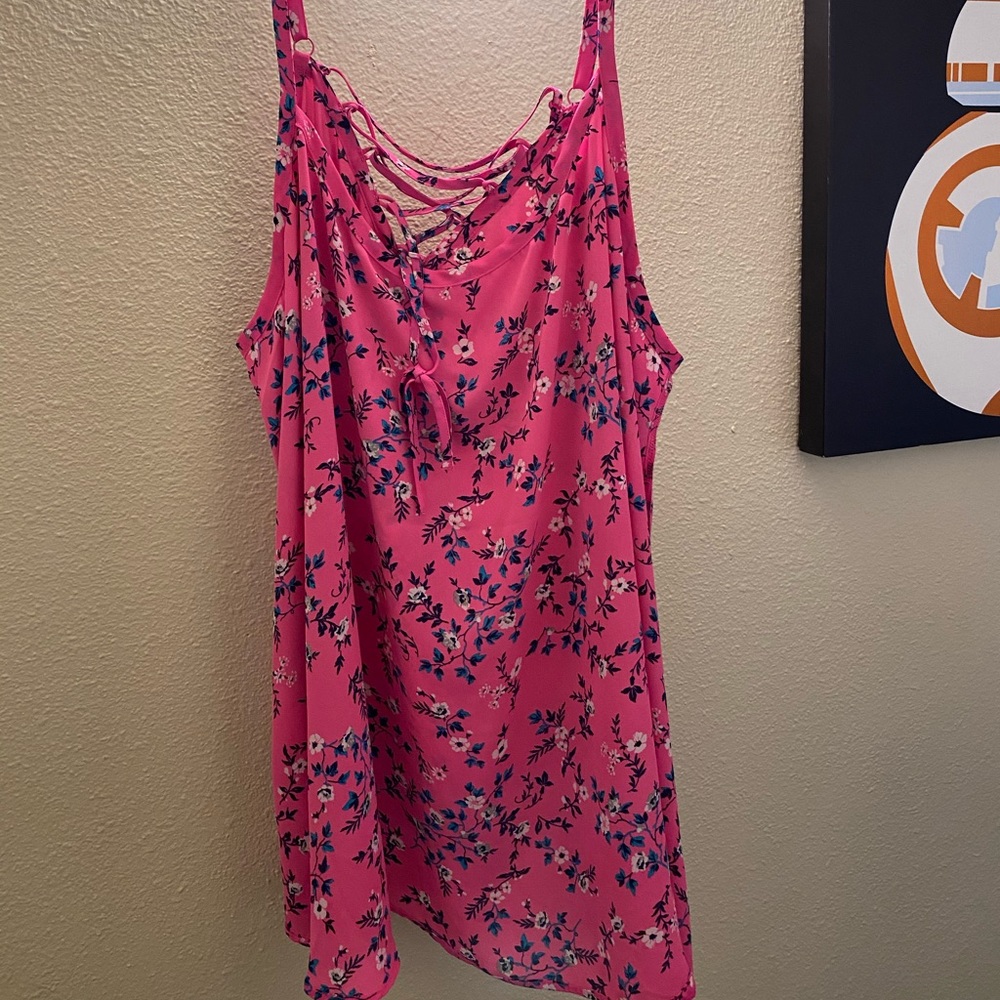NWT pink floral torrid tank top - Picture 2 of 3